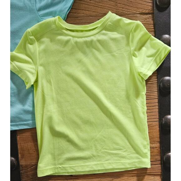 Toddler 2 piece short sleeve bundle sz 2t - Picture 2 of 3